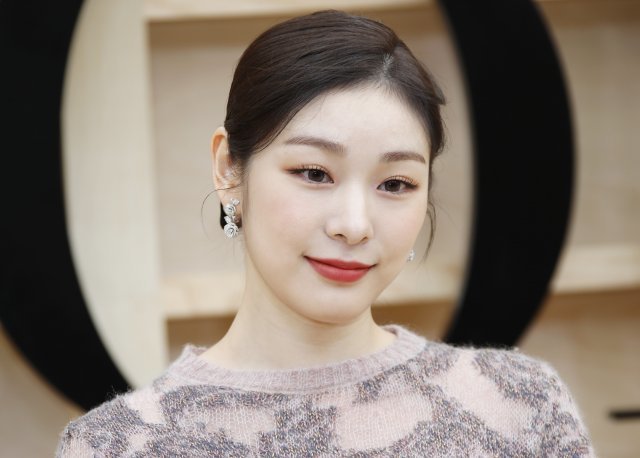 ‘피겨여왕’ 김연아가 지난 4월 서울 서대문구 이화여자대학교에서 열린 ‘디올(DIOR) 한국 최초 2022 가을 여성 컬렉션’에서 포즈를 취하고 있다. 2022.4.30. 뉴스1