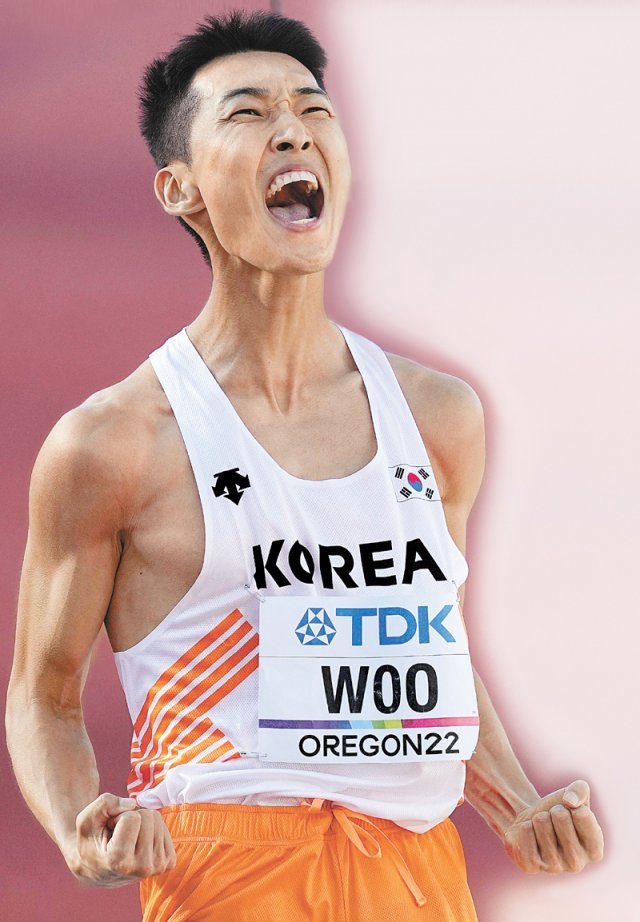 우상혁이 세계육상연맹이 29일 발표한 남자 높이뛰기 월드랭킹에서 1위에 올랐다. 한국 선수가 세계육상연맹 월드랭킹 1위를 차지한 것은 처음이다. AP 뉴시스