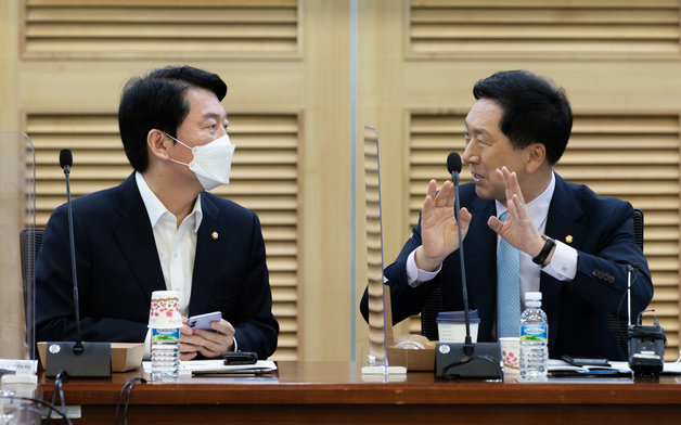 안철수(왼쪽), 김기현 국민의힘 의원. 2022.7.13/뉴스1