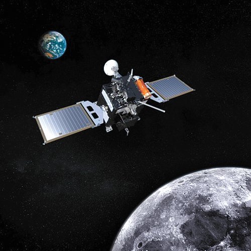 다누리가 달 상공 100km 부근에서 임무를 수행하는 모습을 표현한 상상도. 한국항공우주연구원 제공