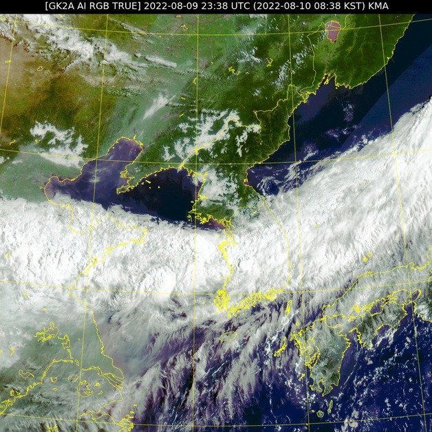 10일 오전 8시38분 기준 천리안2A 기상위성으로 바라본 한반도 인근 구름 모습. 기상청 국가태풍센터 제공