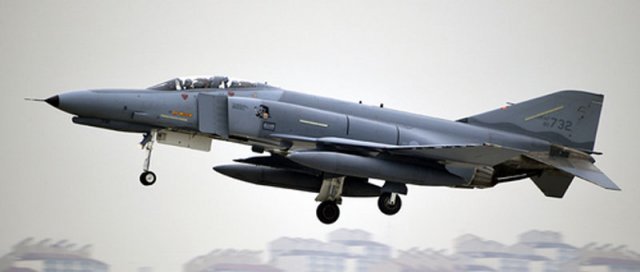 사고 기종인 F-4E 전투기.