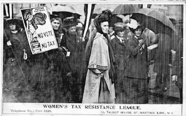 20세기 초 영국에서 일어난 여성참정권운동은 “투표권 없이 세금 없다”는 슬로건을 내걸었다. 세종서적 제공