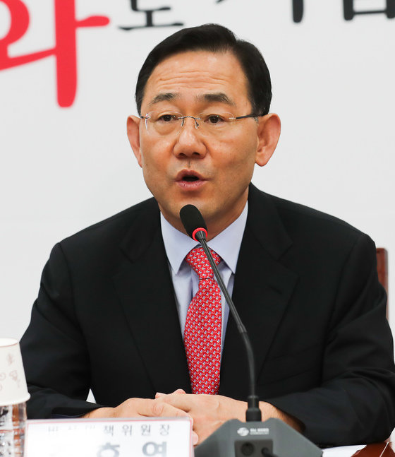 주호영 국민의힘 비상대책위원장이 18일 서울 여의도 국회에서 열린 첫 비상대책위원회의에서 모두 발언을 하고 있다. 사진공동취재단