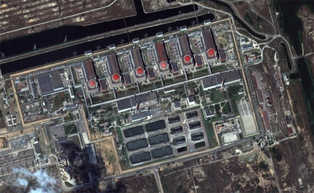 19일 미국 민간 위성사진업체 맥사테크놀로지가 공개한 우크라이나 남부 자포리자 원자력발전소 및 그 주변 위성사진. 맥사테크놀로지 제공
