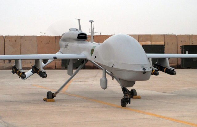 주한미군이 운용중인 그레이 이글. 엔진출력은 165 마력에 1.6톤의 무장능력을 갖추고, 4발의 헬파이어 미사일을 비롯해 공대공 무장도 가능하다. 최대 체공시간은 약 30시간에 이르는 것으로 알려졌다. 최신 그레이 이글은 아파치(AH-64) 헬기를 비롯해 유무인기와 합동작전도 가능하다. 미군 제공