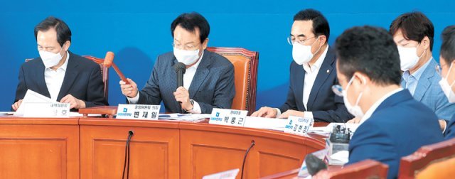 민주당, ‘이재명 방탄 논란’ 당헌 부결… 지도부는 “재상정”