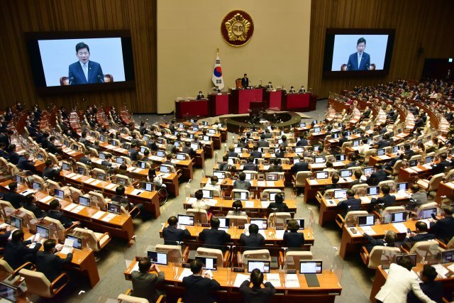 1일 서울 여의도 국회 본회의장에서 열린 제400회 국회(정기회) 개회식에서 김진표 국회의장이 개회사를 하고 있다. 사진공동취재단