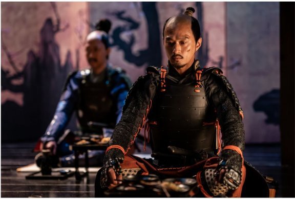 영화 ‘한산:용의 출현’에서 왜병 준사(오른쪽)는 이순신 장군의 희생적 리더십에 감명해 조선에 투항한다. 롯데엔터테인먼트 제공