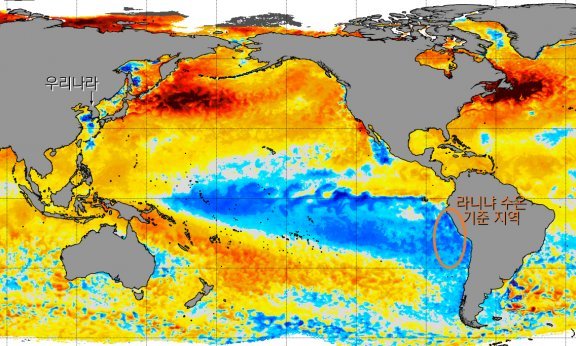 9월 8일 기준 전세계 해수면 온도가 평소보다 얼마나 높거나(빨강) 낮은 지(파랑) 보여주는 도표. 동아시아쪽 북태평양의 수온이 평소보다 높다는 점을 확인할 수 있습니다. 미해양대기청(NOAA)