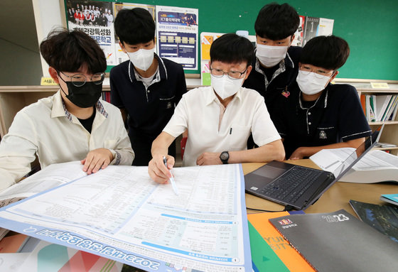 대전 서구 괴정고등학교에서 3학년 수험생들이 수시 입시상담을 받고 있다. 2022.9.13/뉴스1