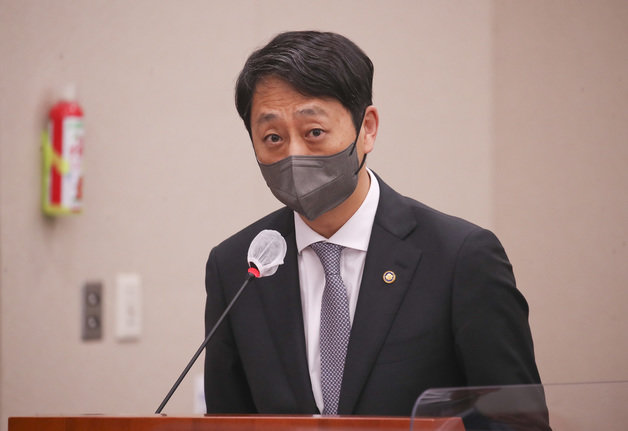 안덕근 산업통상자원부 통상교섭본부장이 29일 서울 여의도 국회에서 열린 산업통상자원중소벤처기업위원회 전체회의에서 ‘인도태평양 경제 프레임 워크(IPEF) 협상 추진 계획을 보고하고 있다. (공동취재) 2022.8.29/뉴스1