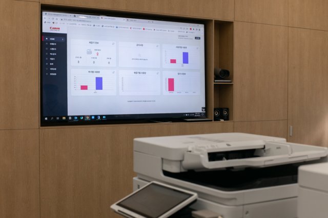 캐논 MFP와 연결된 MPS 시스템 ‘MAPP-E’의 설정 화면, 프린터와 관련된 다양한 정보 및 유지관리, 보안 정보를 네트워크에서 제어할 수 있다. 출처=IT동아