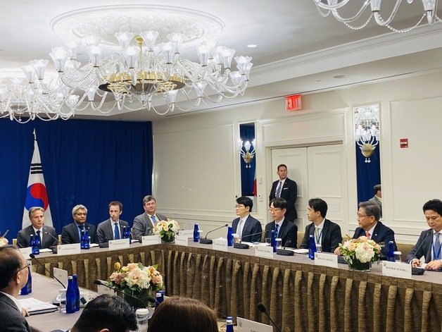 한국과 미국, 일본의 외교장관이 22일(현지시간) 미국 뉴욕에서 만나 회담을 갖고 있다. 사진공동취재단