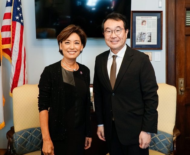 영 김 미국 하원의원과 이도훈 외교부 2차관(오른쪽). (외교부 제공)