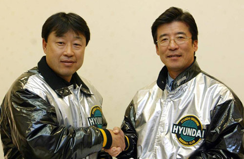 김재박과 김용휘(오른쪽)