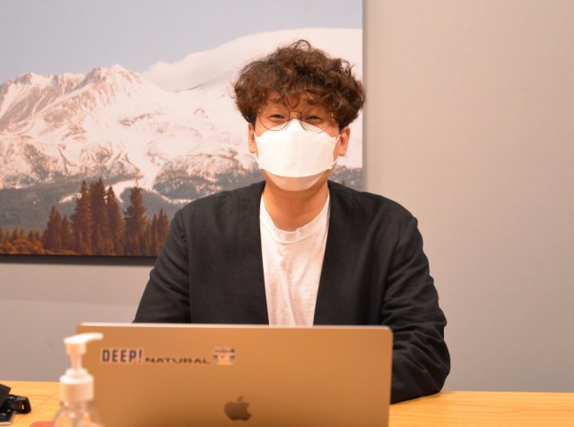 KB이노베이션허브 회의실에서 만난 딥네츄럴 박상원 대표, 출처: IT동아