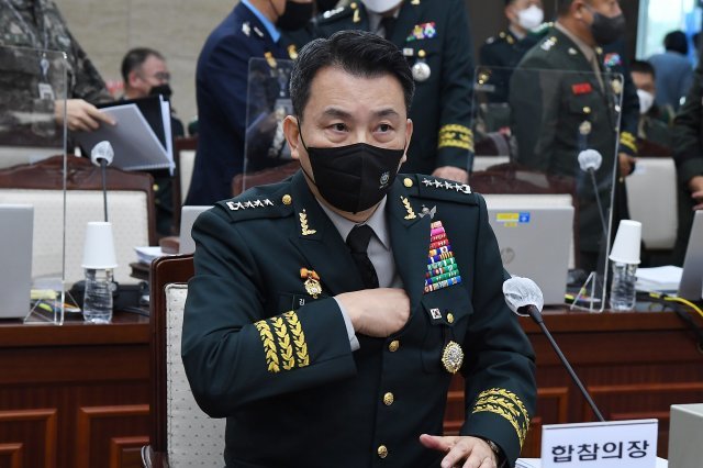 김승겸 합동참모본부 의장이 6일 서울 용산구 합동참모본부 청사에서 국정감사를 준비하고 있다. 뉴스1