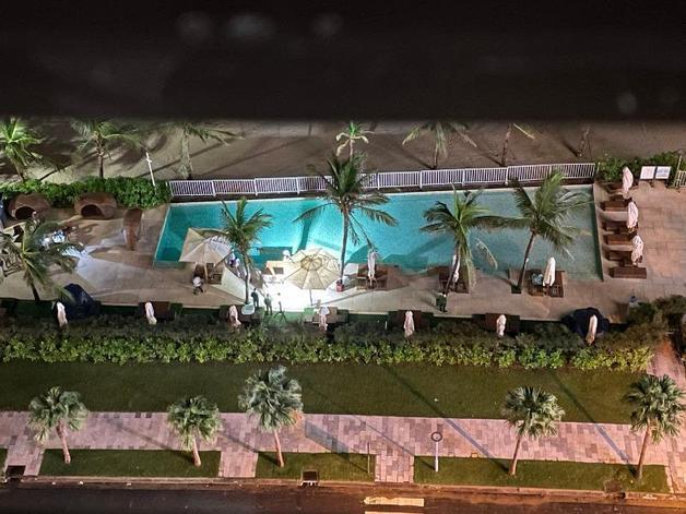 B씨가 수영장 감전사고가 발생한 호텔이라며 공개한 사진. (‘보배드림’ 갈무리)