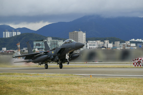 공군 F-15K 전투기. 합동참모본부 제공