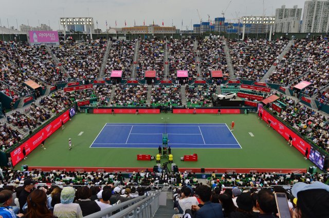 최근 서울 올림픽공원에서 끝난 코리아오픈테니스 결승전에는 만원 관중이 몰렸다. 스포티즌 제공