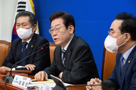 이재명 더불어민주당 대표가 7일 서울 여의도 국회에서 열린 최고위원회의에서 모두 발언을 하고 있다. 2022.10.7/뉴스1