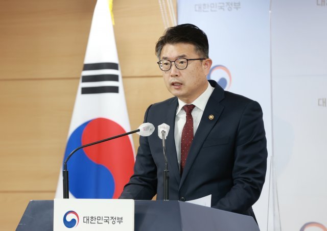 장상윤 교육부 차관이 11일 서울 종로구 정부서울청사에서 ‘제1차 기초학력 보장 종합계획’을 발표하고 있다. 교육부 제공