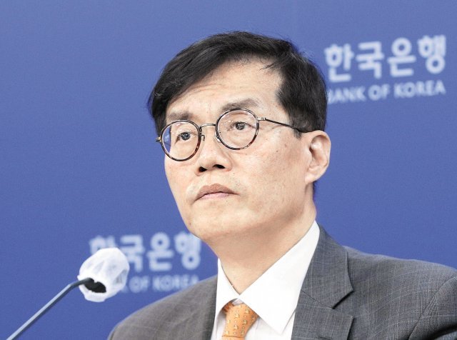 이창용 한국은행 총재가 12일 한은 금융통화위원회 직후 기자간담회에서 기준금리 인상 배경에 대해 설명하고 있다. 뉴시스