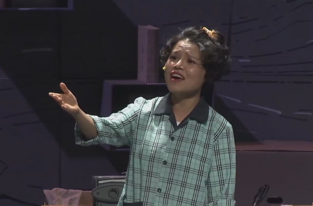 2021년 뮤지컬 ‘황색바람’에서 개성공단 북한 여성 역을 맡은 연극단 ‘문화잇수다’의 김봄희 대표.