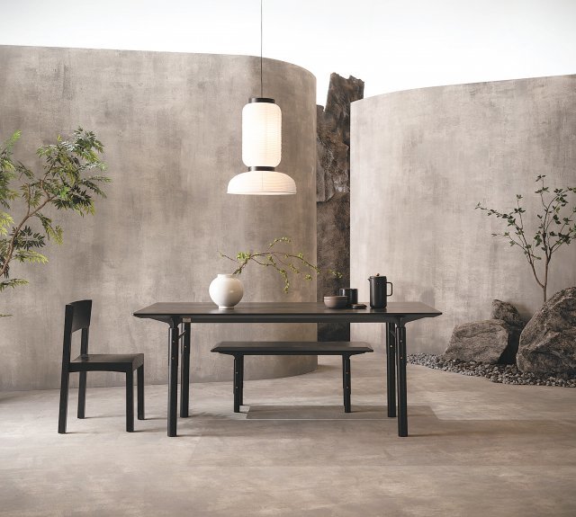 한옥의 멋을 닮은 식탁과 의자 ‘힐트(HILT)’ 컬렉션 이미지. 현대리바트 제공