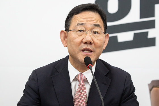 주호영 국민의힘 원내대표가 24일 서울 여의도 국회에서 열린 비상대책위원회의에서 모두 발언을 하고 있다. 2022.10.24/뉴스1