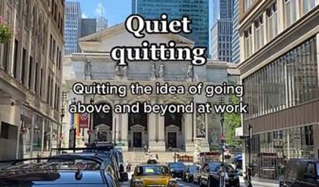 미국 뉴욕의 직장인 자이들 펠린이 7월 자신의 틱톡 계정에 “조용한 사직이란 일을 더 잘하려는 생각을 그만두는 것”이라고 올린 영상. 2030 직장인들의 폭발적인 반응을 얻었다. 자이들 펠린 틱톡 캡처