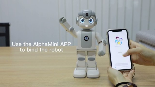 유비테크의 교육용 로봇 ‘알파 미니’, 출처=유비테크 유튜브 영상