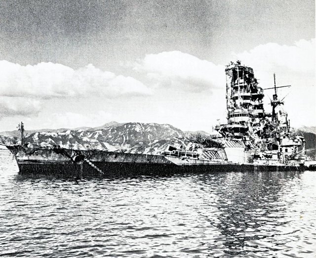 태평양전쟁 당시 일본 해군의 대표적 순양 전함인 하루나. 전장이 222m에 달해 당시 해군에 집중 투입된 군사비 상황을 보여준다. flickr.com