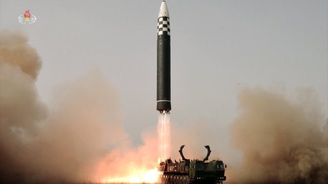 신형 대륙간탄도미사일(ICBM) 화성-17형. 조선중앙TV 캡처