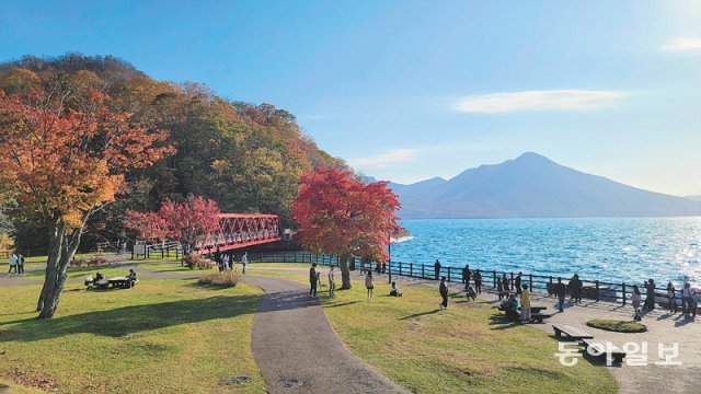 일본 내 청정 수질 1위로 꼽히는 홋카이도의 칼데라호인 시코쓰 호수