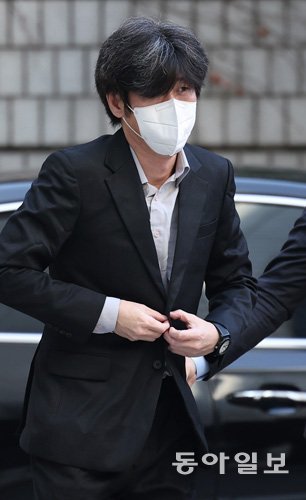 남욱 변호사가 21일 대장동 개발사업 특혜 및 로비 의혹 사건 재판에 출석하고 있다. 전영한 기자 scoopjyh@donga.com