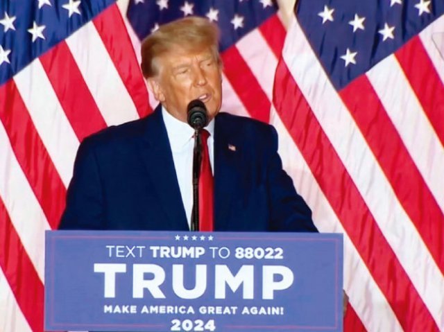 도널드 트럼프 전 미국 대통령이 11월 15일 차기 대선 출마를 선언하고 있다. [CNBC]