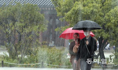 28일부터 29일까지 전국에 비가 내릴 예정이다. 특히 중부 지방과 제주 지역에 많은 비가 내릴 전망이다. 동아일보DB