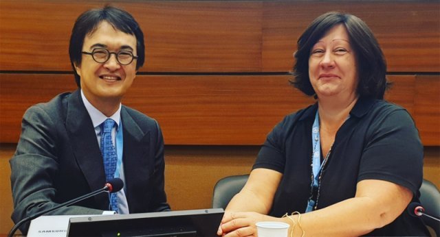 서창록 교수(왼쪽)와 카타리나 파벨 전 유엔인권이사회 자문위 의장.
