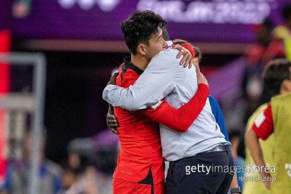 World Cup 2022: Ghana coach Otto Addo consoles South Korea star Son Heung-Min after defeat