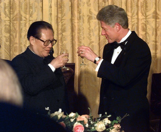 미국 백악관에서 장쩌민(왼쪽)과 빌 클린턴. 1997.10.29 AP=뉴시스
