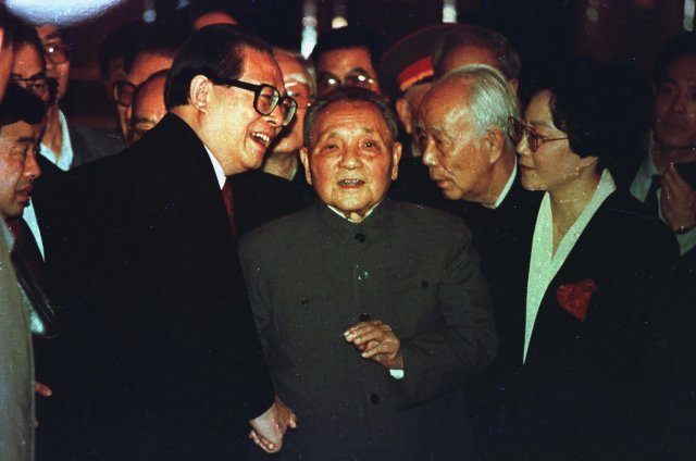 장쩌민와 덩샤오핑. AP신화