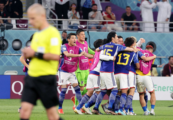 일본 다나카 아오가 1일(현지시간) 저녁 카타르 도하 칼리파 스타디움에서 열린 2022 카타르 월드컵 조별리그 E조 3차전 스페인과 일본의 경기 후반전에서 역전골을 넣은 뒤 기뻐하고 있다. 2022.12.2/뉴스1