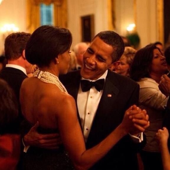2009년 ‘가버너스 볼’에서 버락 오바마 대통령 부부가 춤추는 모습. ‘가버너스 볼’은 매년 백악관에서 열리는 전국 주지사들을 위한 파티다. 백악관 홈페이지