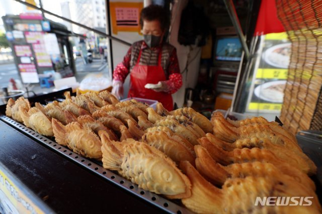 붕어빵·꼬치어묵' 사라진 길거리…“집에서 직접 만들어 먹는다”｜동아일보