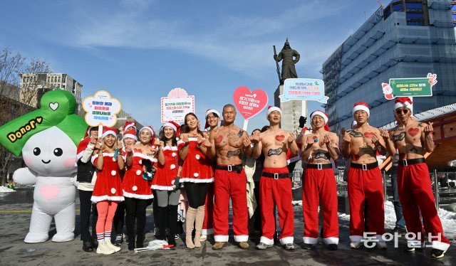 이날 행사에는 방송인 에바를 비롯한 1세대 퍼스널 트레이너로 유명한 아놀드 홍 등이 참여했다. 홍진환 기자 jean@donga.com