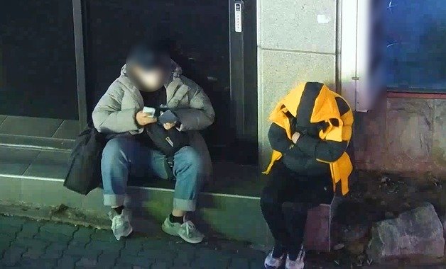 울산 북구CCTV통합관제센터 모니터링에 포착된 부축빼기 범행 현장.(북구 제공)