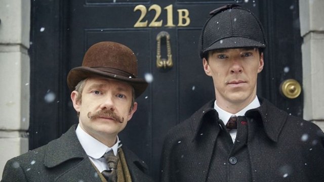 영국 드라마 ‘셜록‘의 마틴 프리먼(왼쪽·존 왓슨 역)과 베네틱트 컴버베치(셜록 홈스 역). 출처 영국 BBC 공식 홈페이지