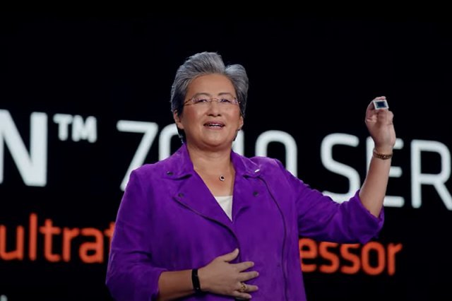 AMD 최고경영자 리사 수 박사가 AMD 라이젠 7040 시리즈 모바일 프로세서를 소개하고 있다. 출처=AMD